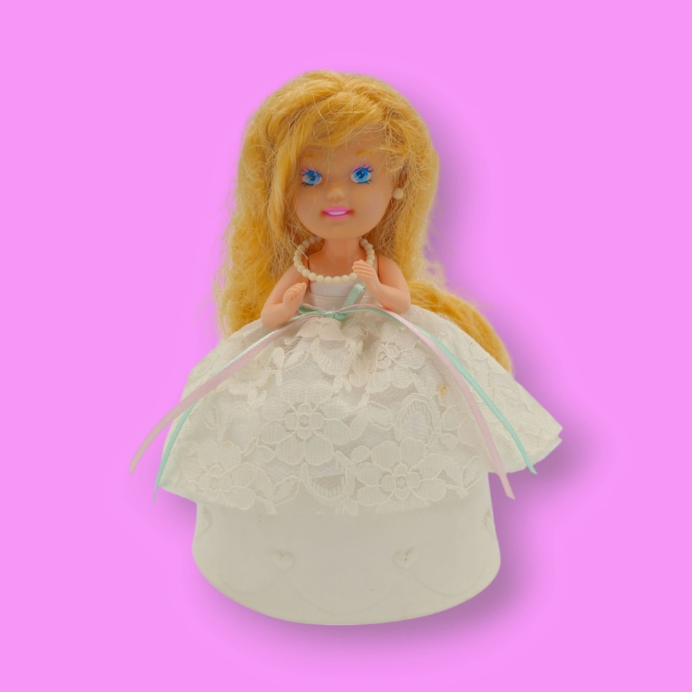 Vintage 1991 Kenner Tonka Bonnie Bride Parfait Cupcake Doll Princess